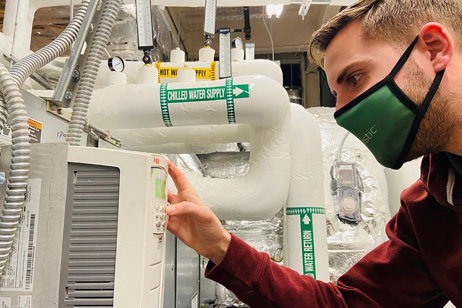 iona energy specialist thomas van wert